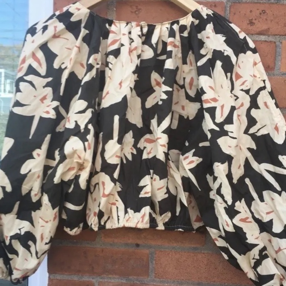 NWT Zara Floral Crop Top With Full Sleeves Size L
